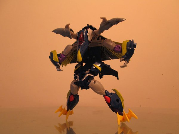 Beast Hunters Dreadwing In Hand Images Transformers Prime Deluxe Class Figure  (17 of 30)